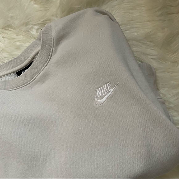 Nike Sweaters - Nike crew neck